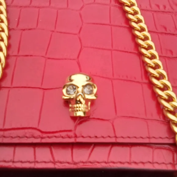 Alexander McQueen Red Skull Handbag with Diamond Eyes - Picture 6 of 6